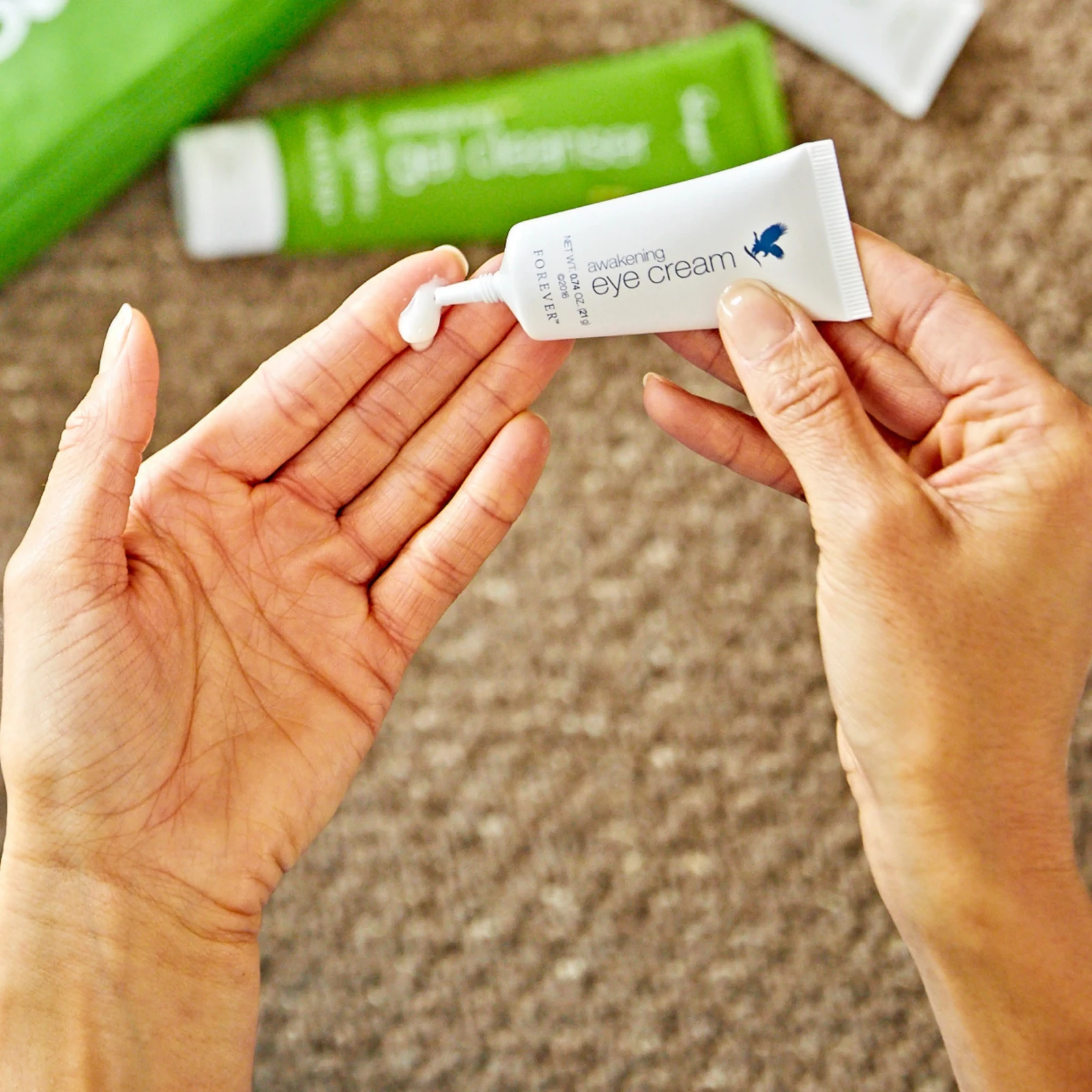 Crème Contour des Yeux - Les Soins Spécifiques